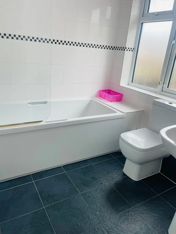 Room Sutton Dene in Greater London