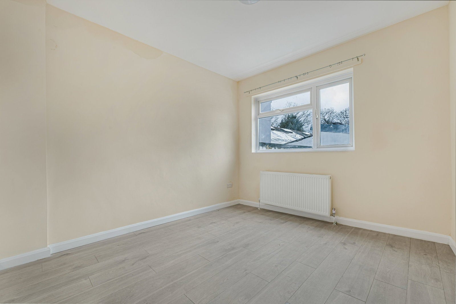 Flat Lee High Road in Greater London