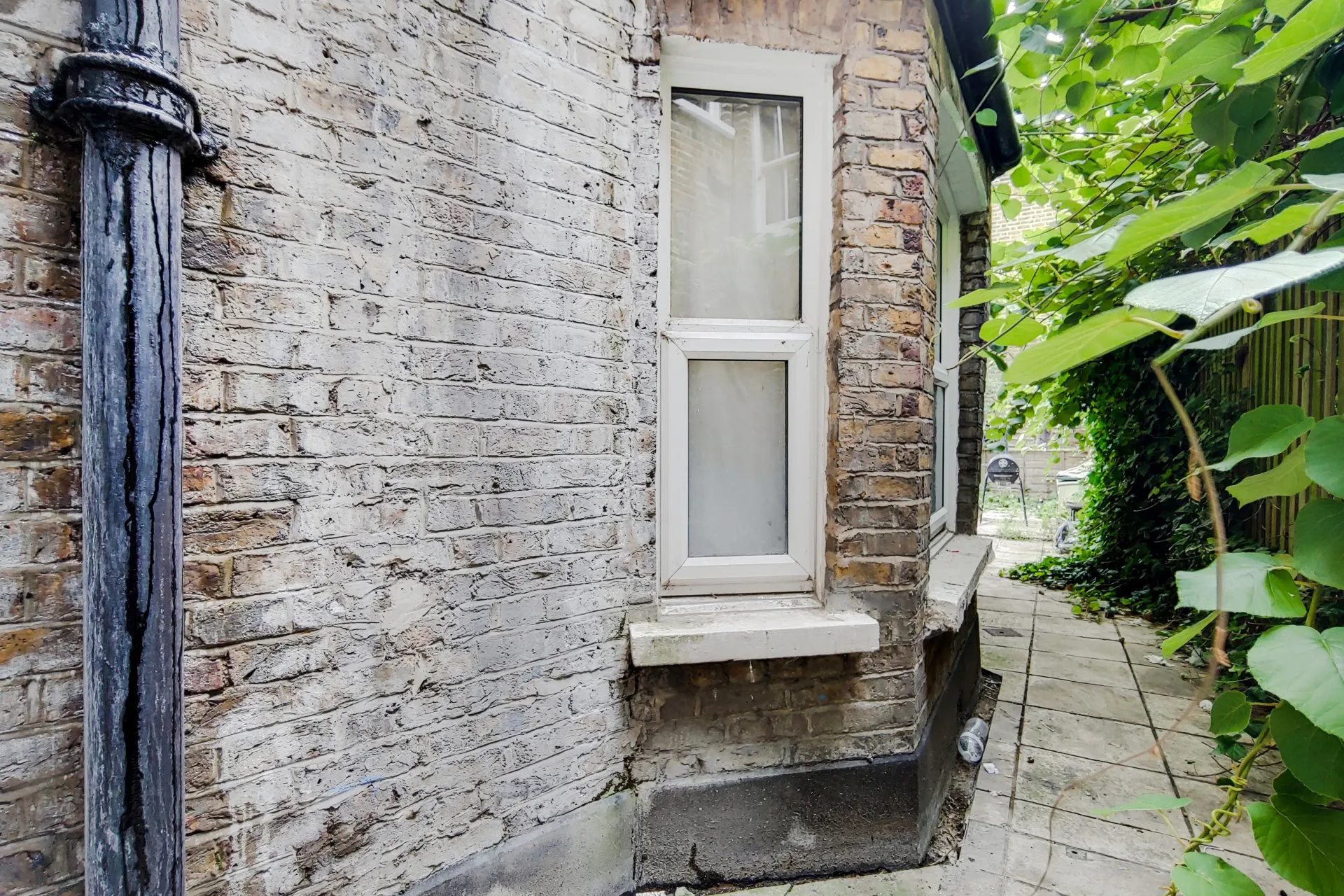 Flat West End Lane in Greater London
