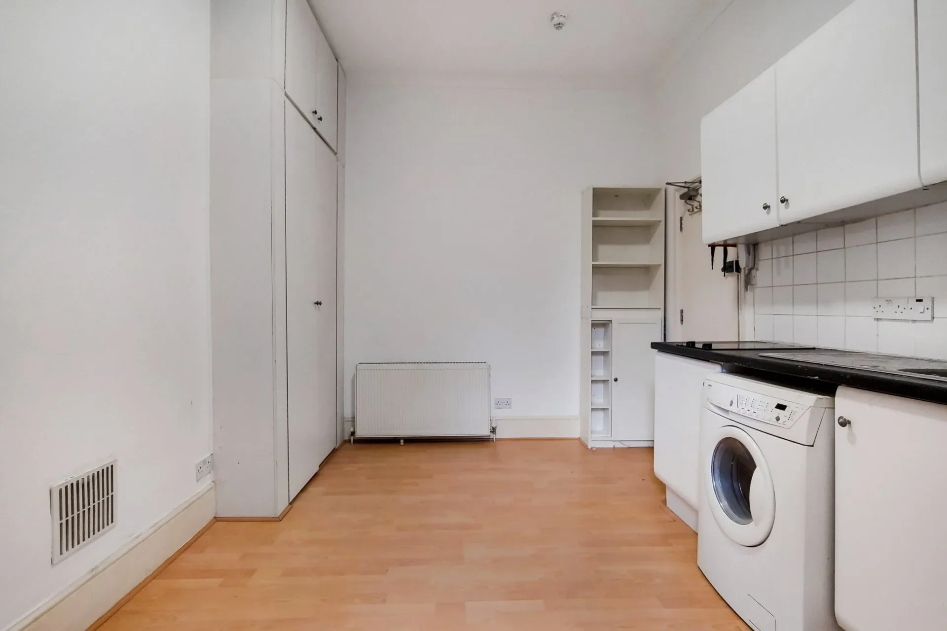 Flat West End Lane in Greater London