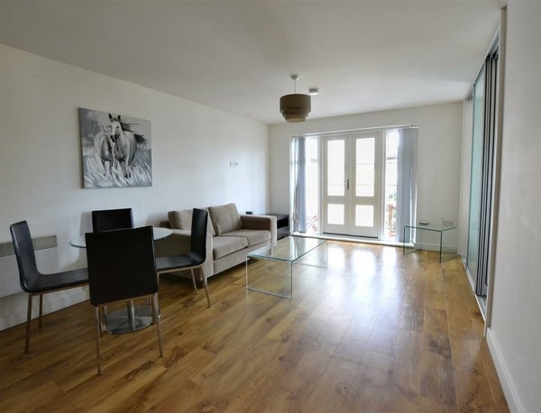 Flat Park Lodge Avenue in London