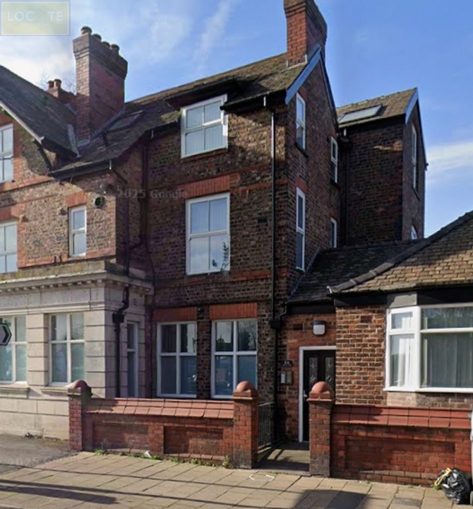Flat Crofts Bank Road in Trafford