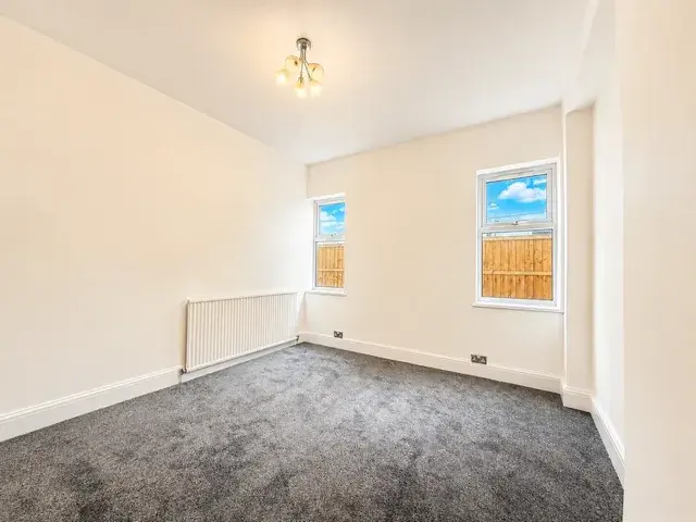 Flat London Road in Southend-on-Sea