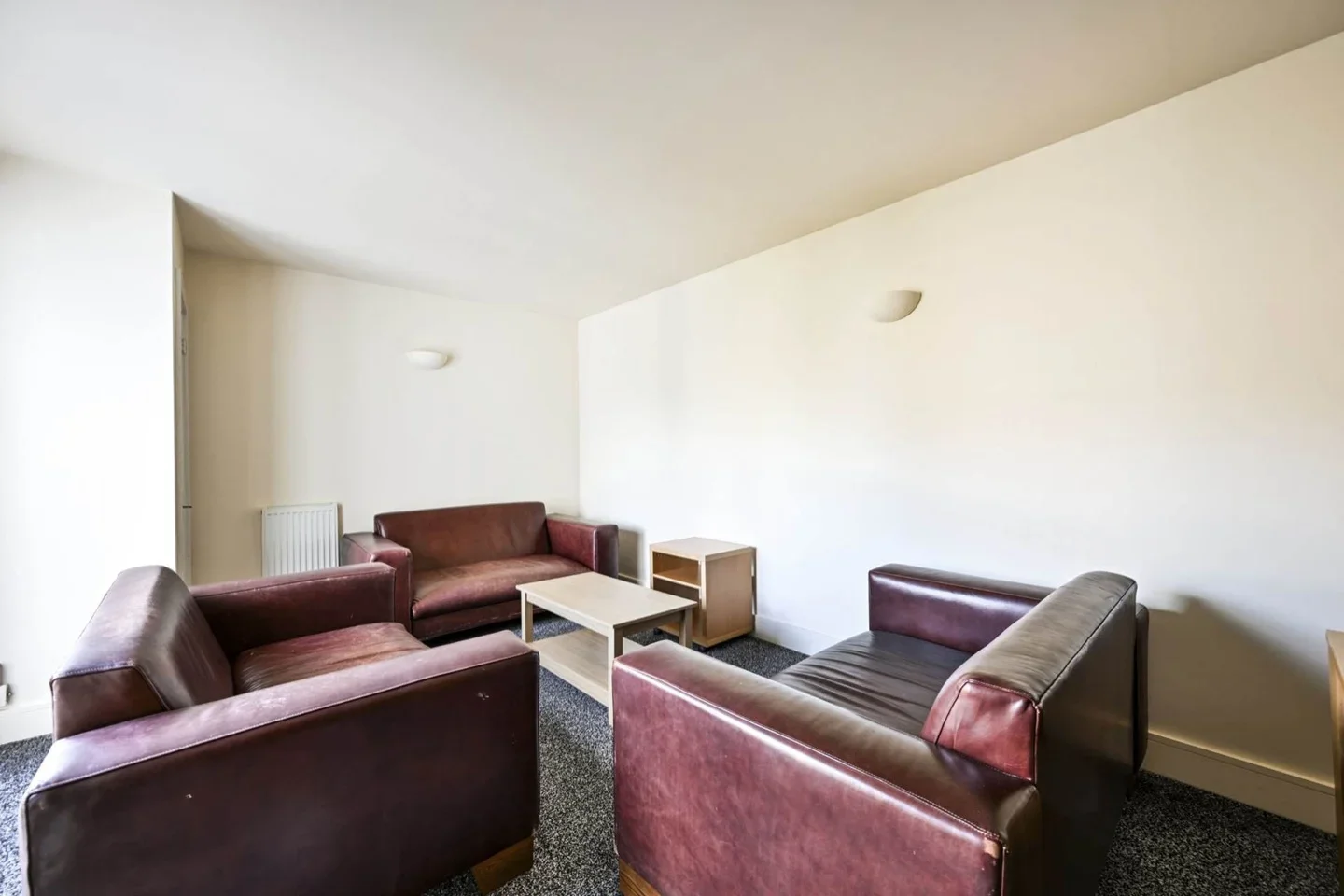 Flat Robinson Road in Greater London