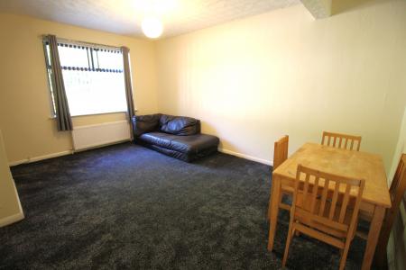 Flat Wellmead Close in Manchester