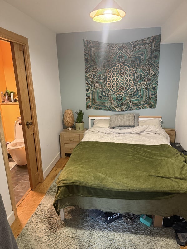 Room Water Lilies in Bristol