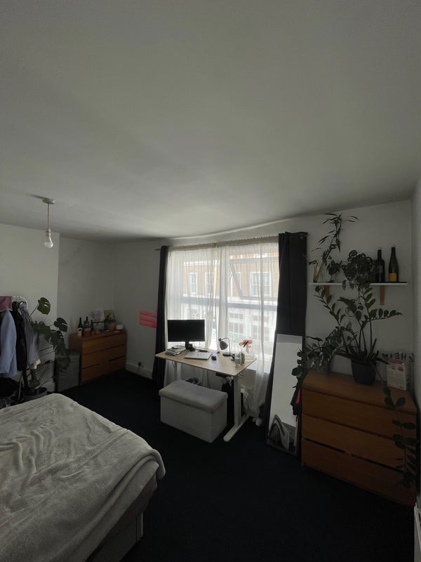 Room Balls Pond Road in Greater London