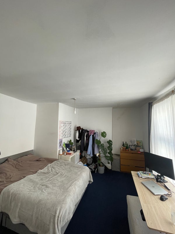 Room Balls Pond Road in Greater London