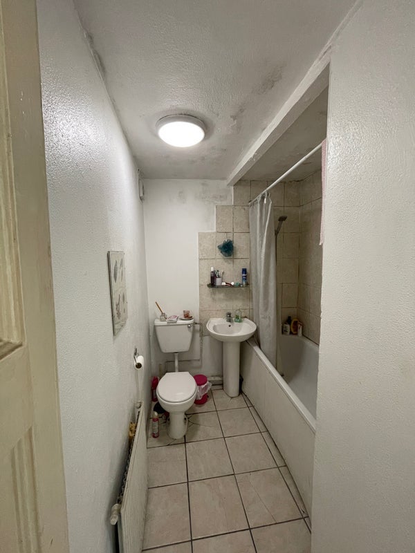 Room Balls Pond Road in Greater London