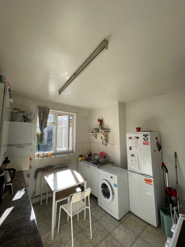 Room Balls Pond Road in Greater London