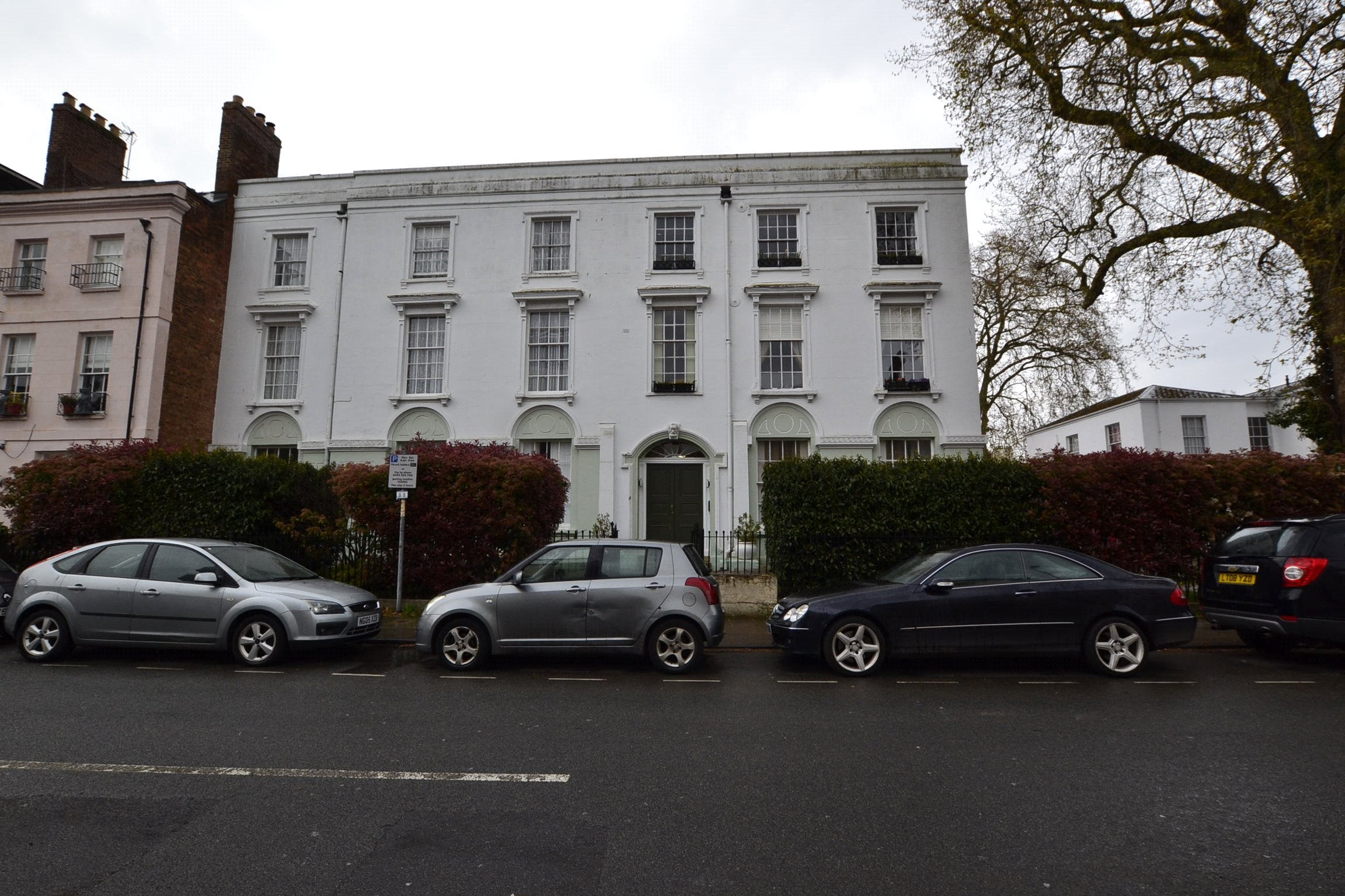Flat Spa Road in Gloucester