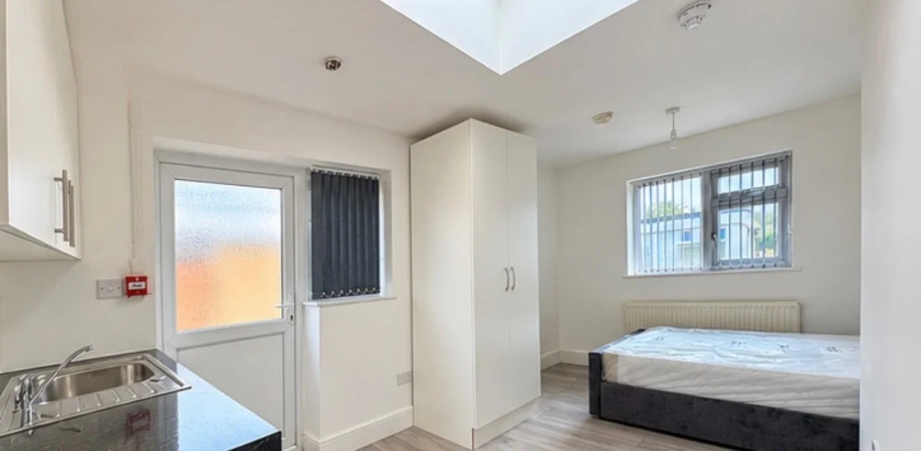 Room Uxbridge Road in Greater London