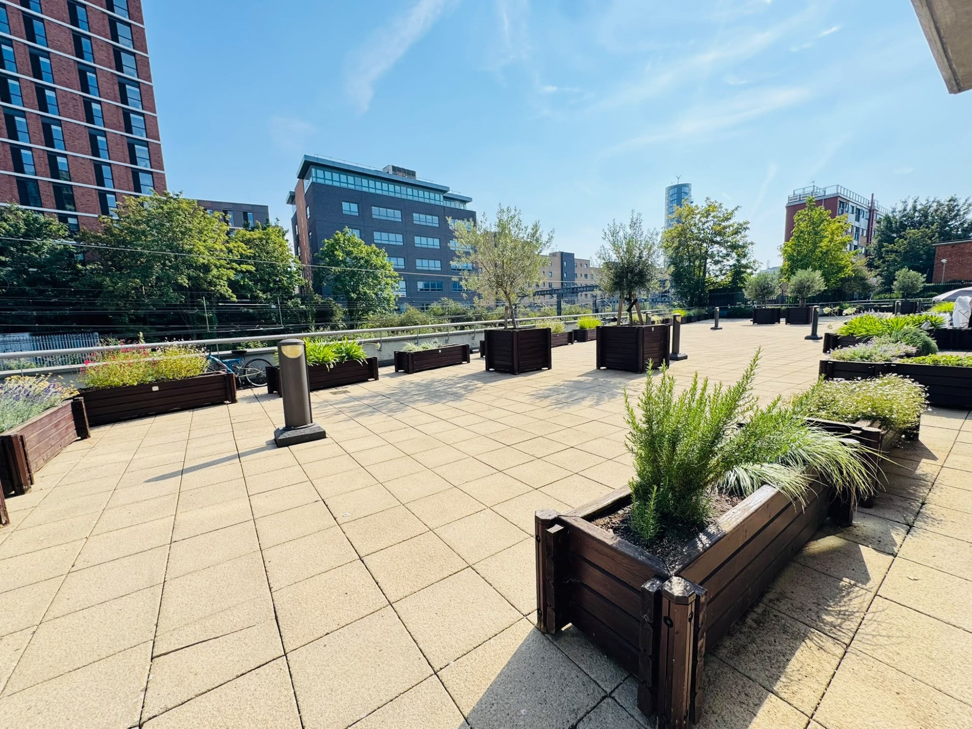 Flat Windmill Lane in Greater London
