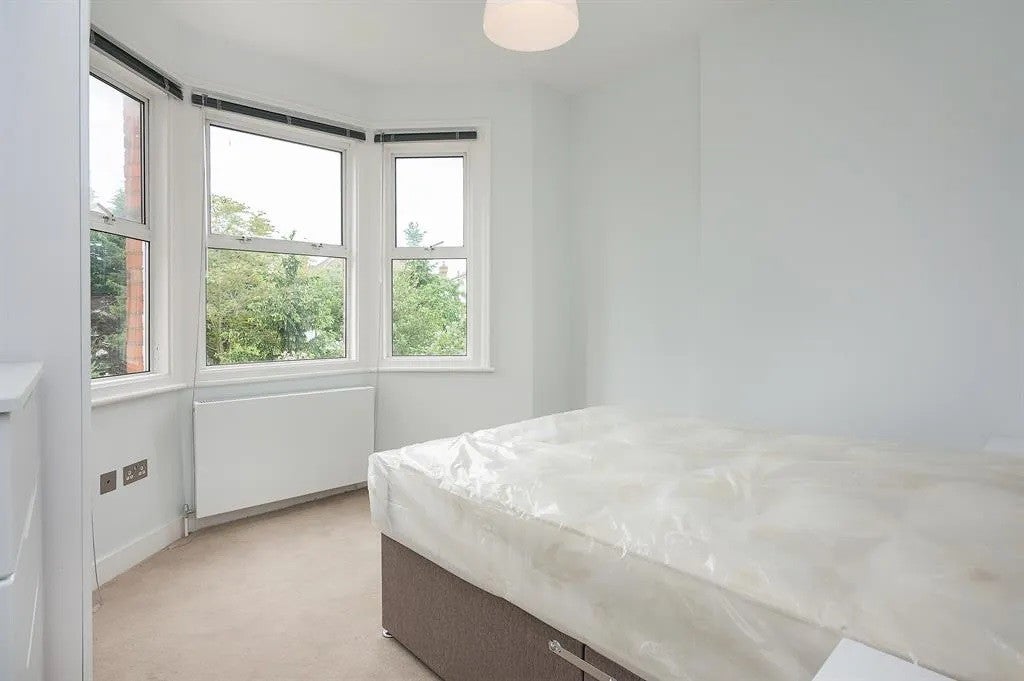Flat Kings Road in Greater London