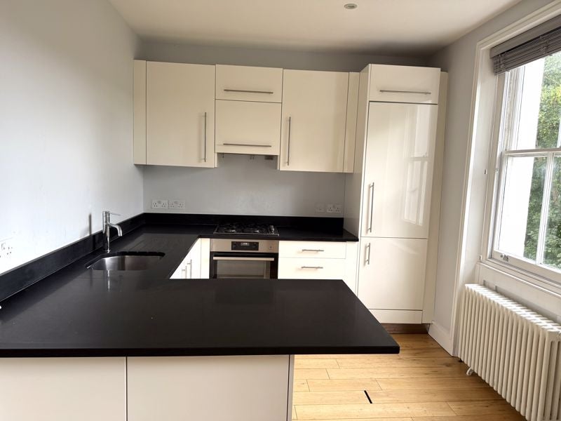 Flat Abbot's Place in Greater London