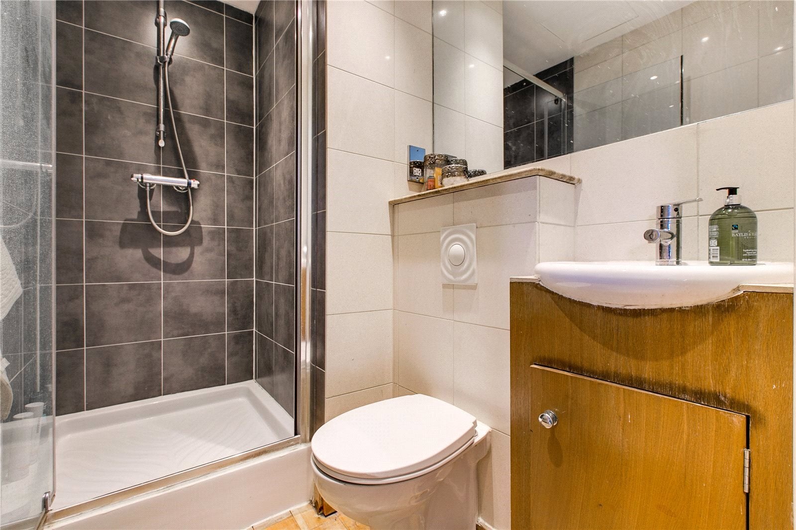 Flat Draycott Place in Greater London