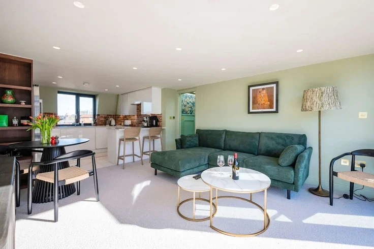 Flat Brompton Road in Greater London