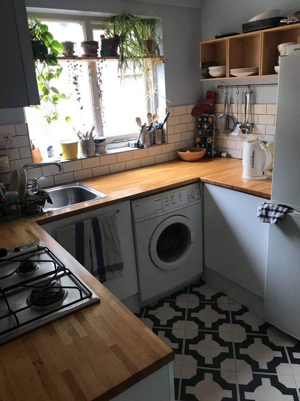 Room Clarendon Road in Greater London