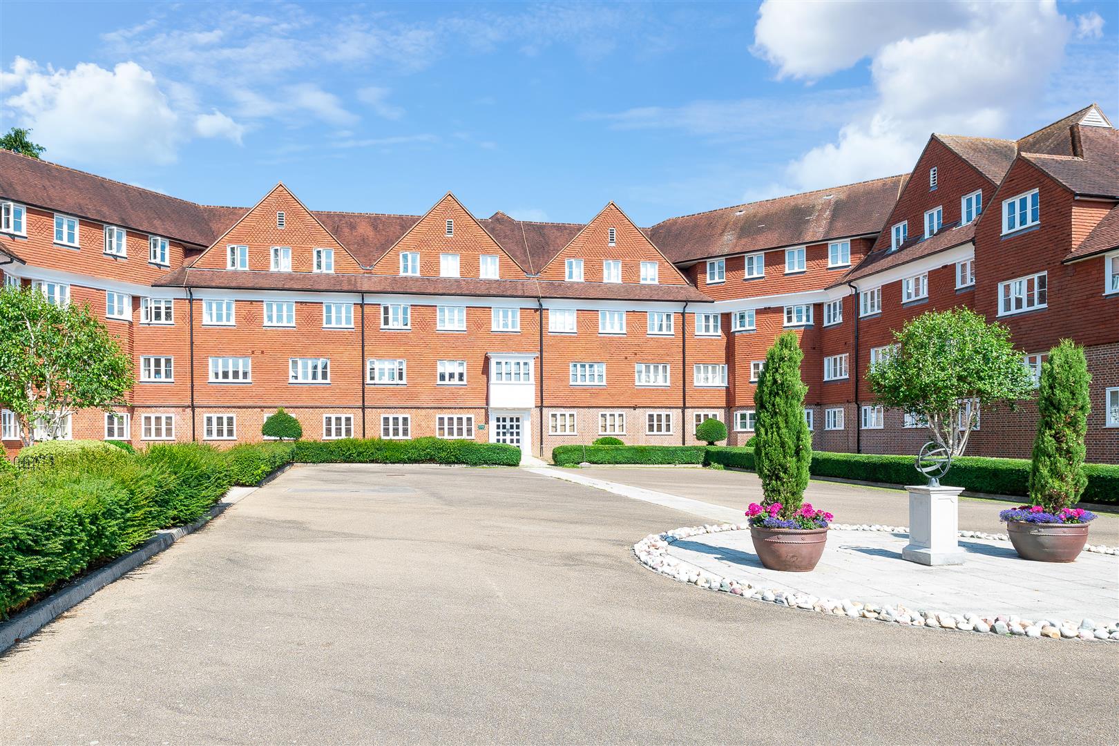 Flat Elizabeth Drive in Reigate and Banstead