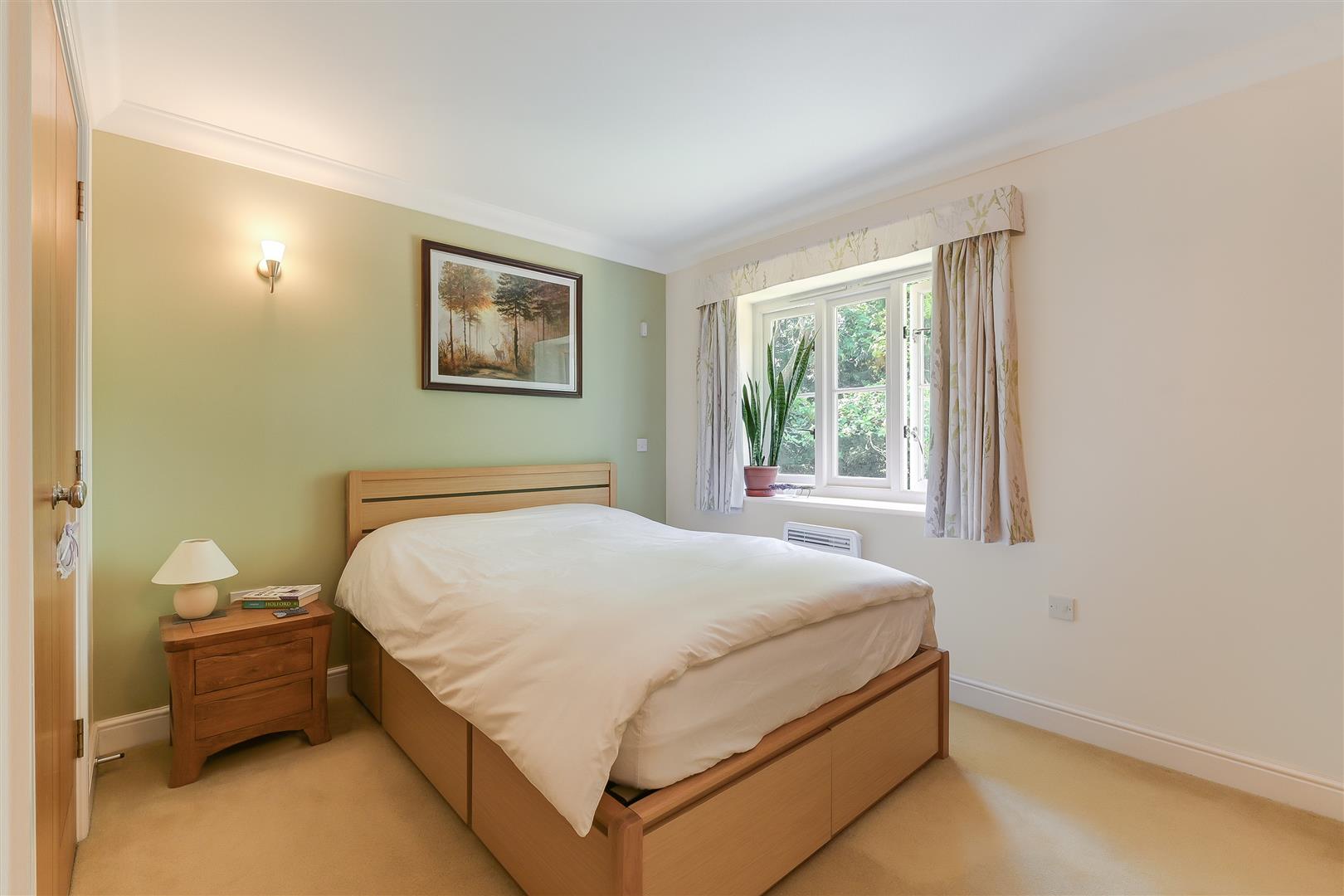 Flat Elizabeth Drive in Reigate and Banstead