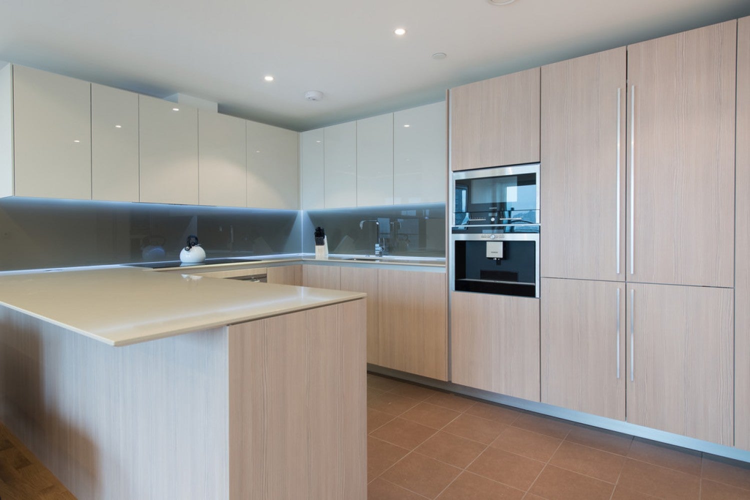 Flat Juniper Drive in Greater London