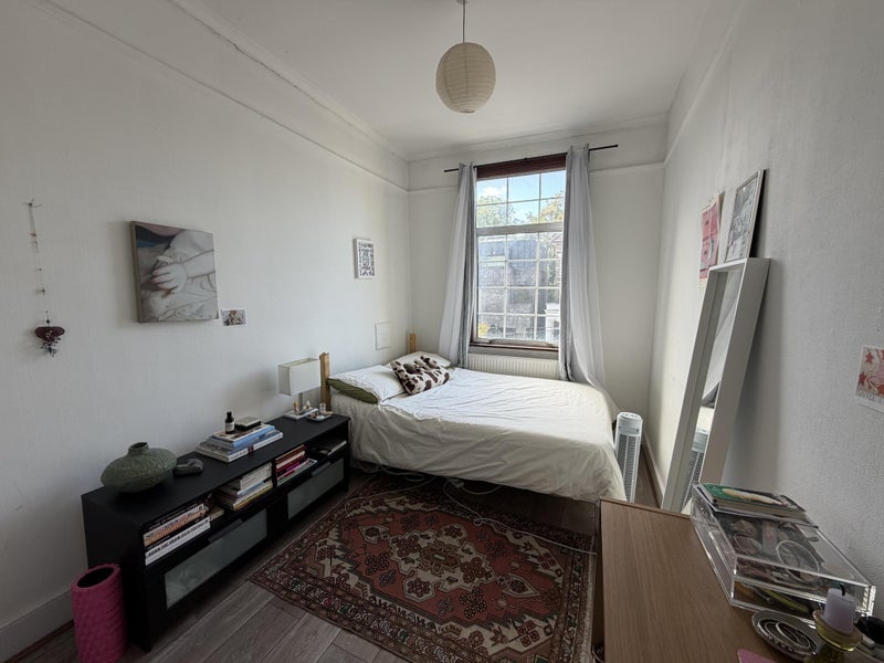Room Jenner Road in Greater London
