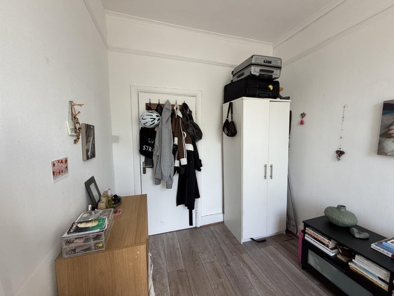 Room Jenner Road in Greater London