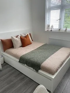 Room Langley Crescent in Greater London