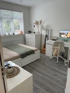 Room Langley Crescent in Greater London