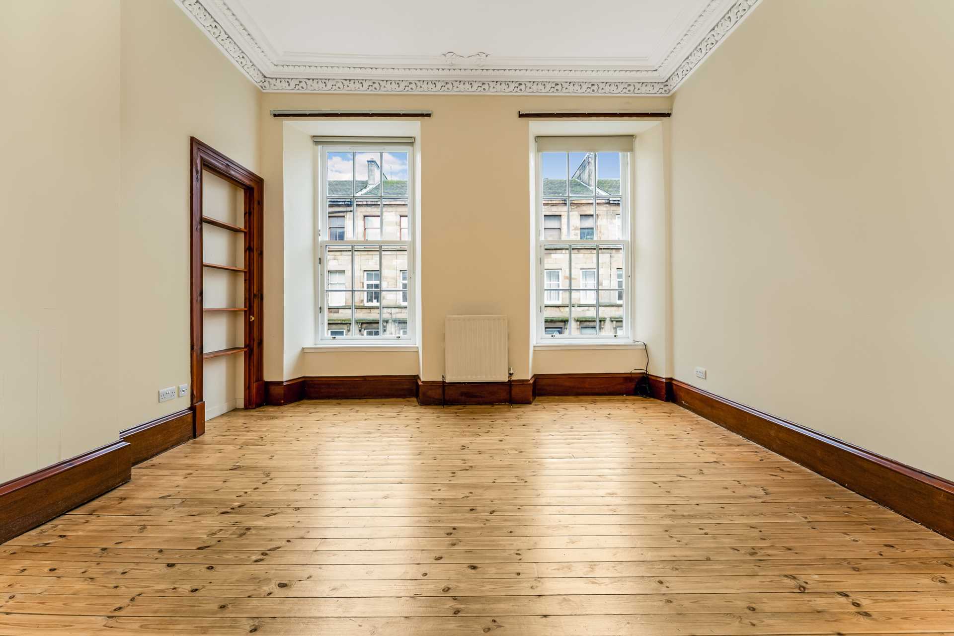 Flat Argyle Street in Glasgow