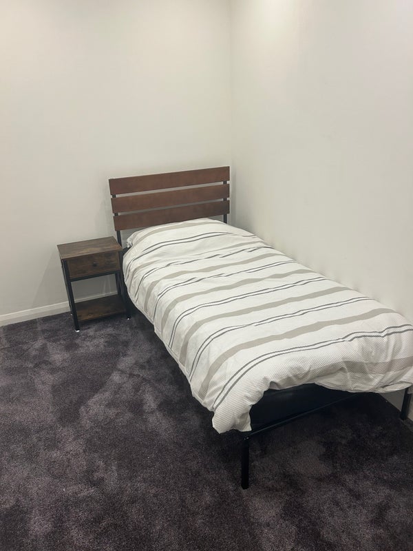 Room Foster Drive in Cardiff