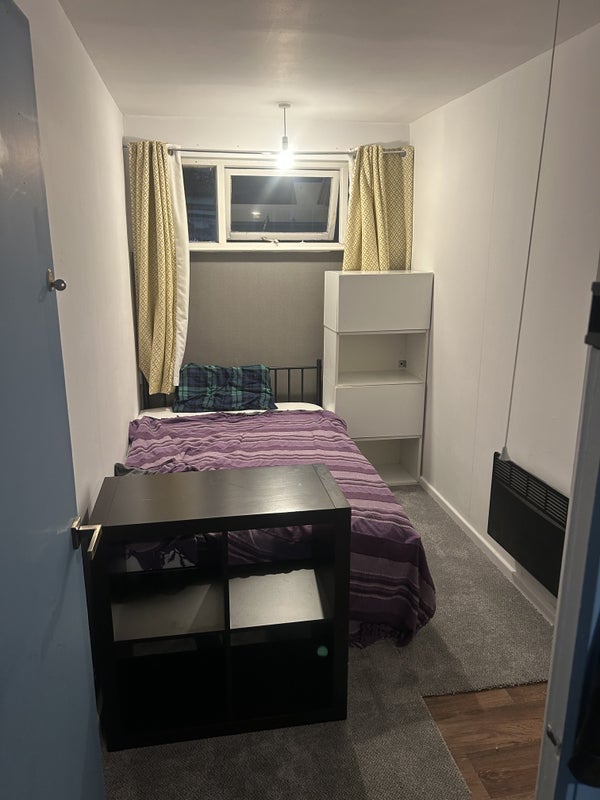 Room Albert Grove in Leeds