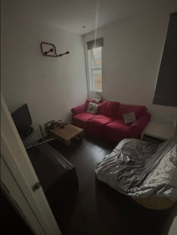Room Westbury Road in Greater London