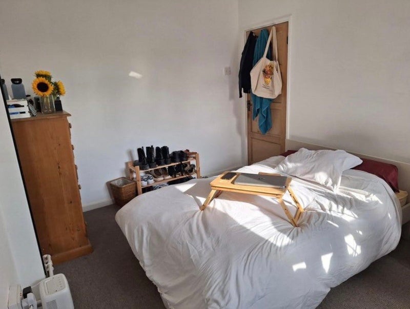 Room New North Road in Greater London