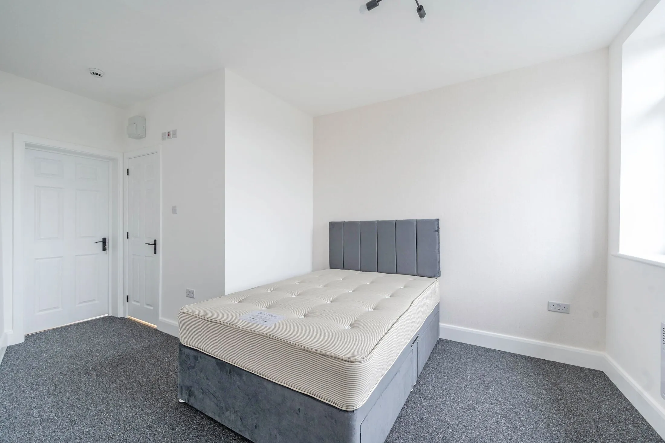 Room High Street in Hertsmere