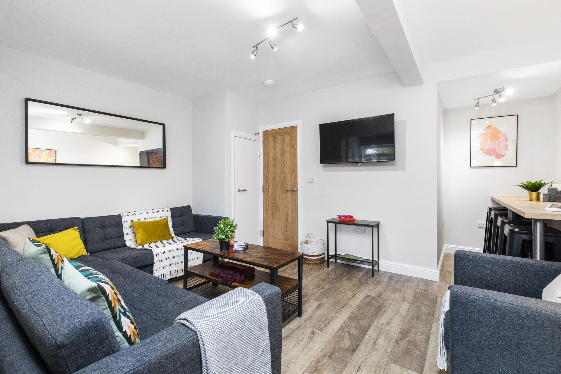 House Cliff Side Gardens in Leeds
