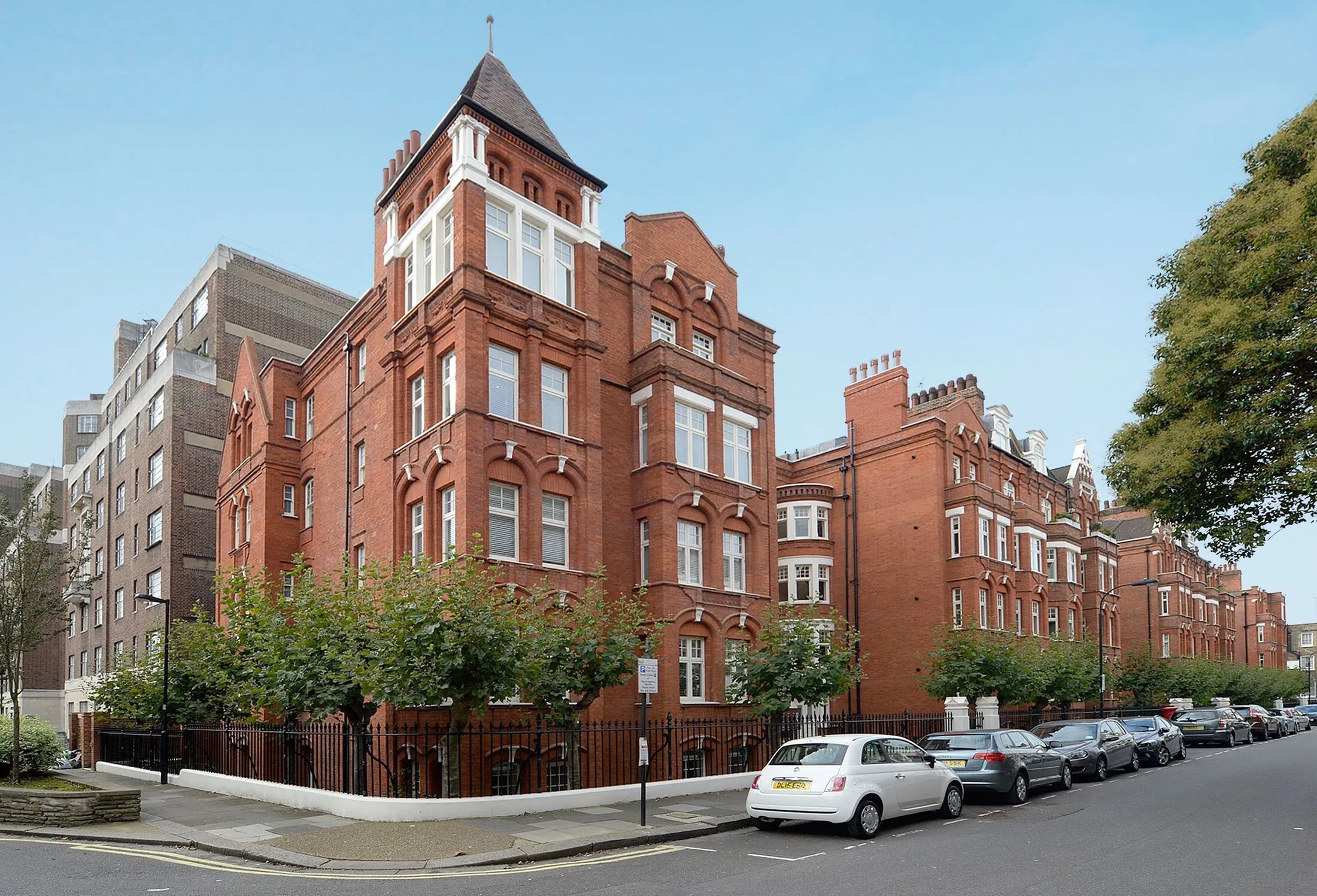 Flat Hamlet Gardens in Greater London