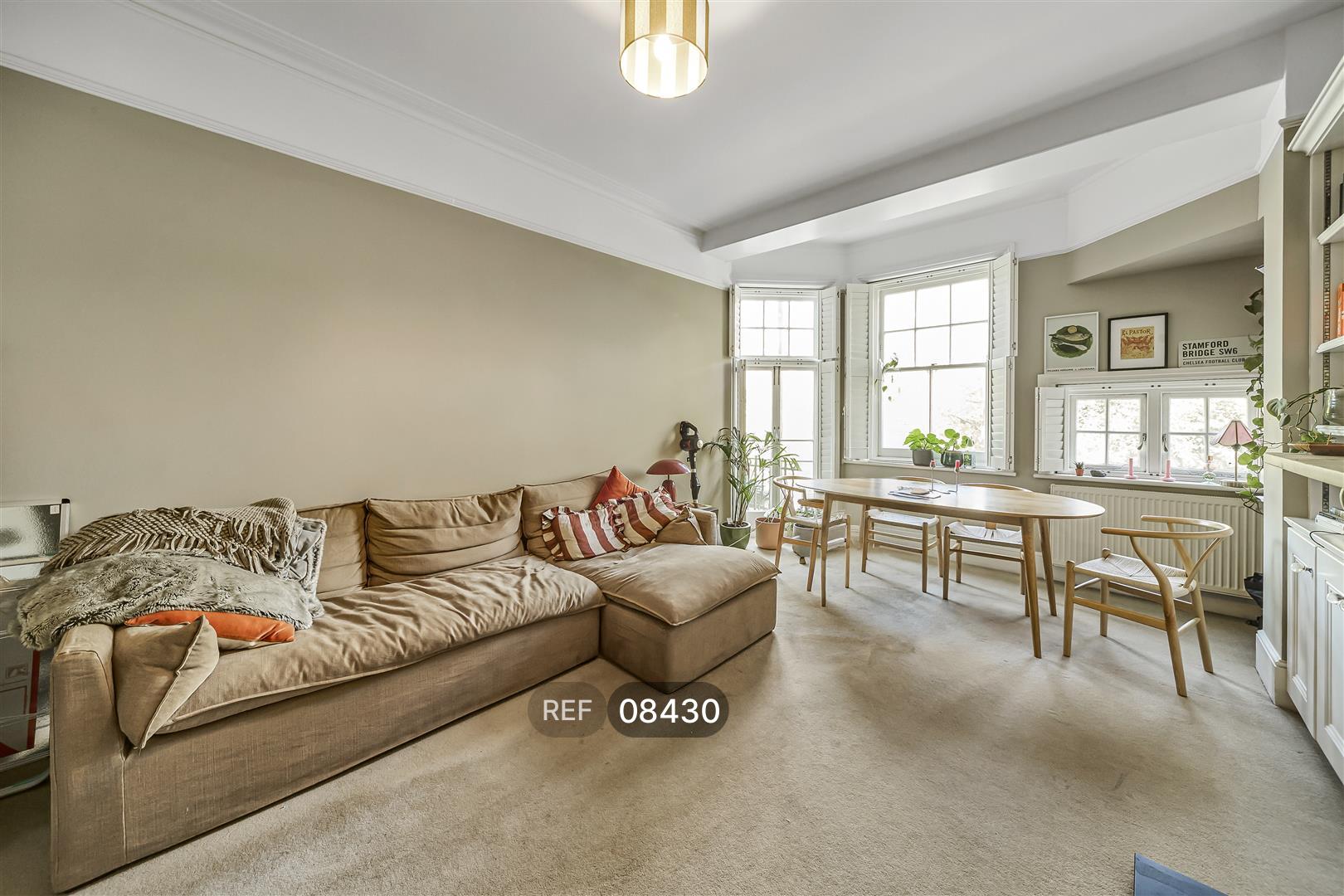 Flat Prince of Wales Drive in Greater London