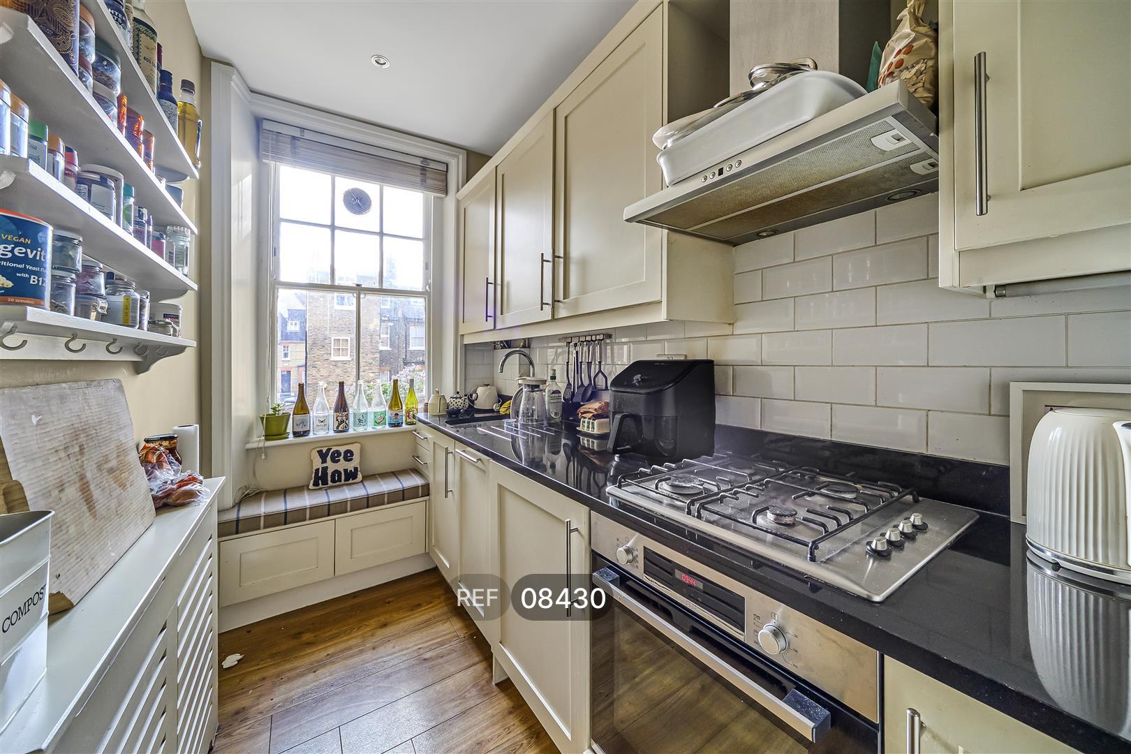 Flat Prince of Wales Drive in Greater London