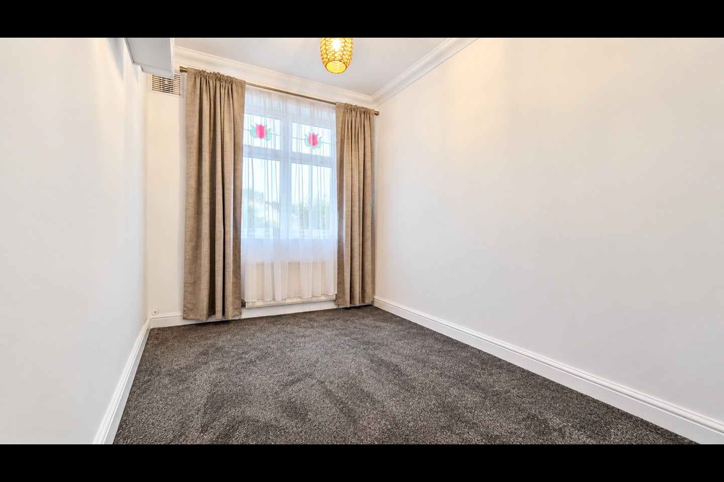 House Havering Gardens in Greater London