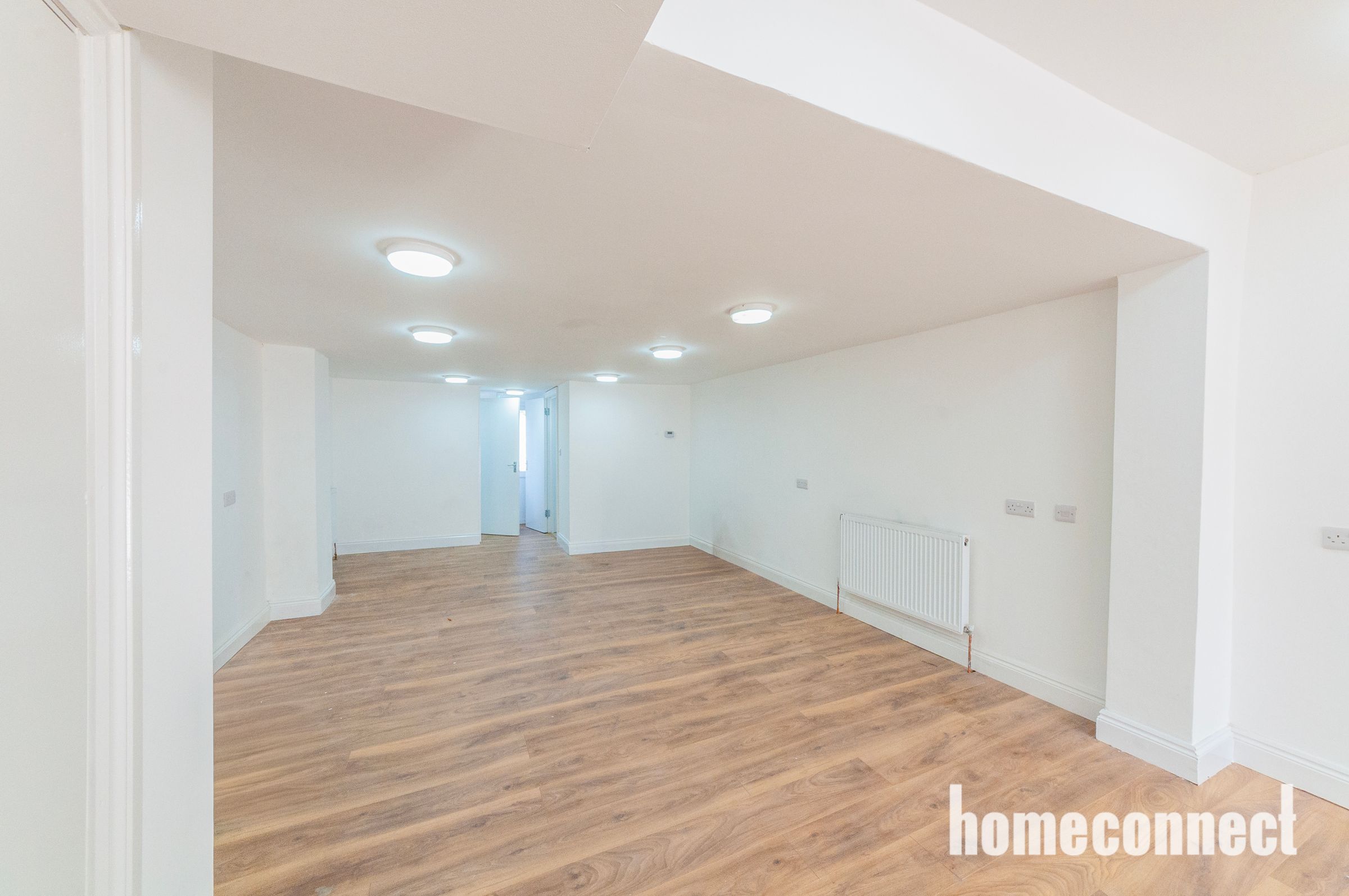 Flat Ley Street in Greater London