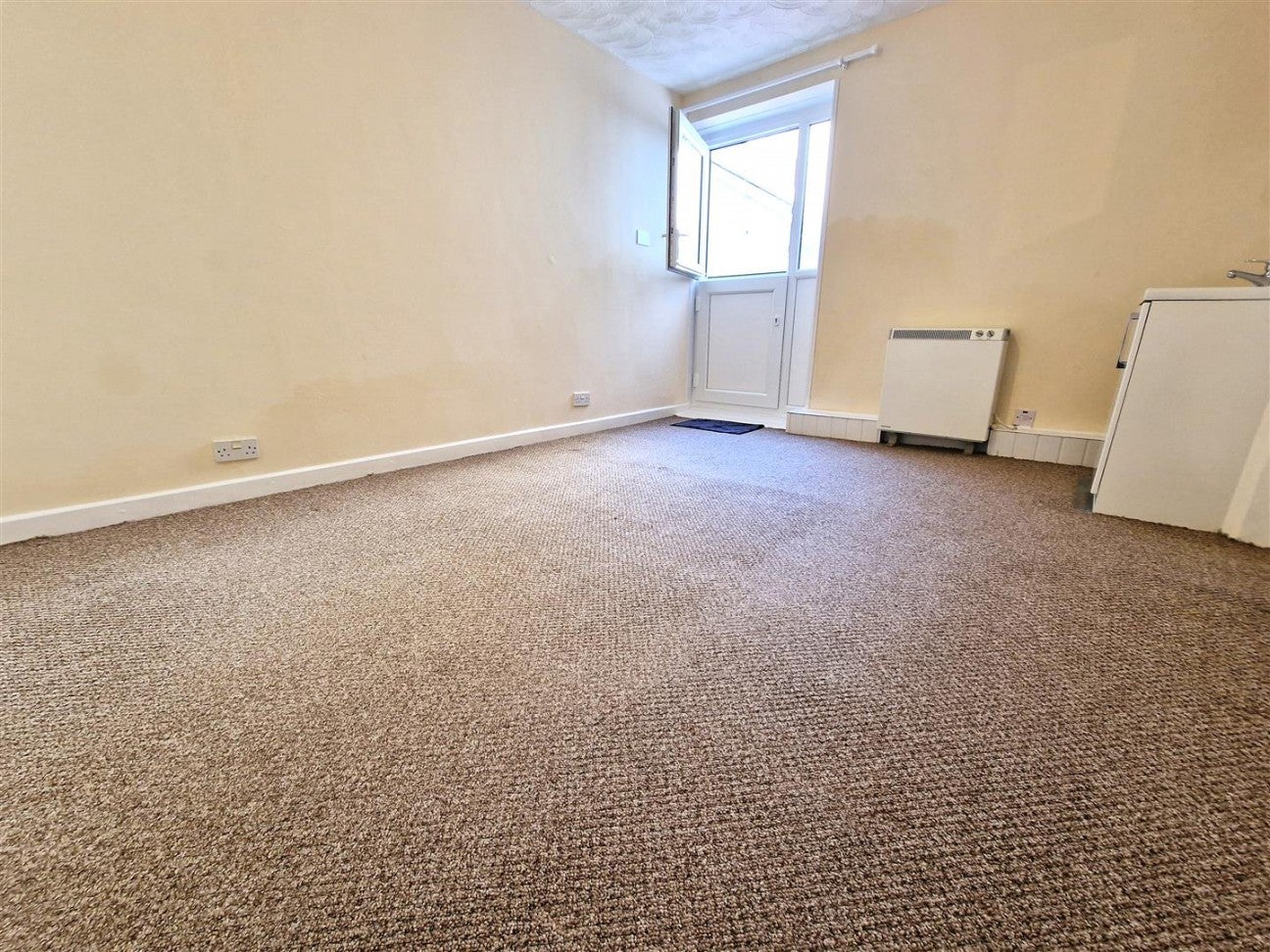 Flat Belgrave Place in Fortuneswell