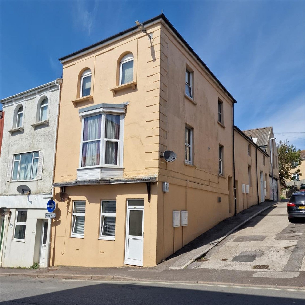 Flat Belgrave Place in Fortuneswell