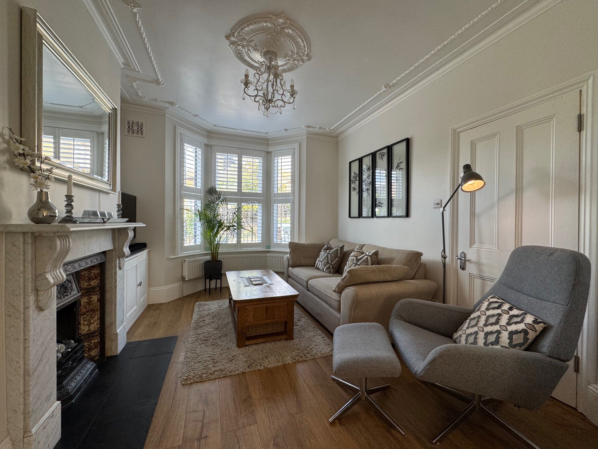 Flat Holbeach Road in Greater London