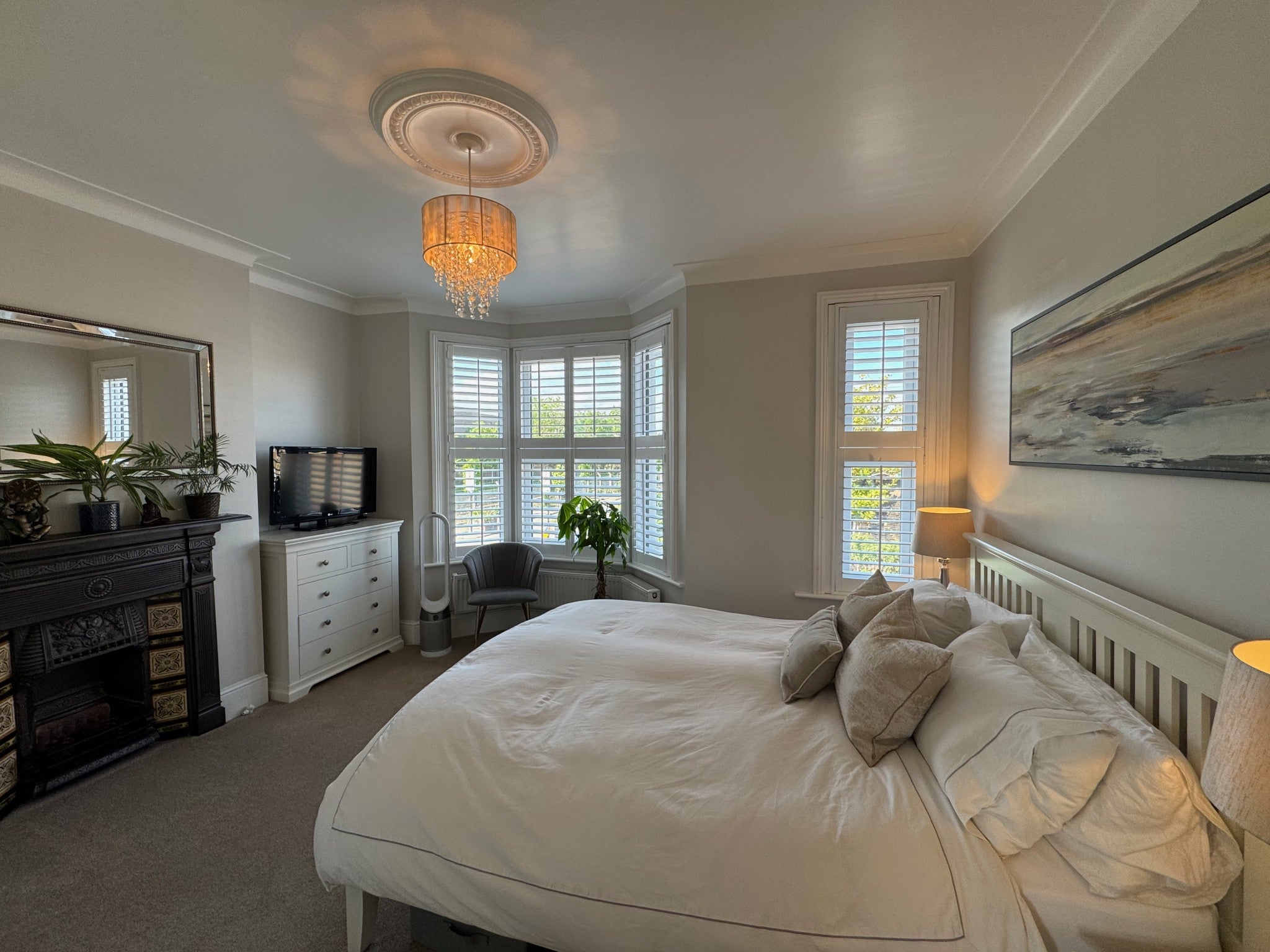 Flat Holbeach Road in Greater London