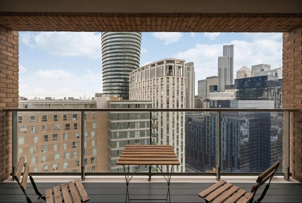 Flat Alexia Square in Greater London