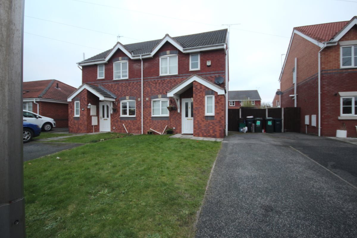 Flat Malvern Avenue in Ellesmere Port
