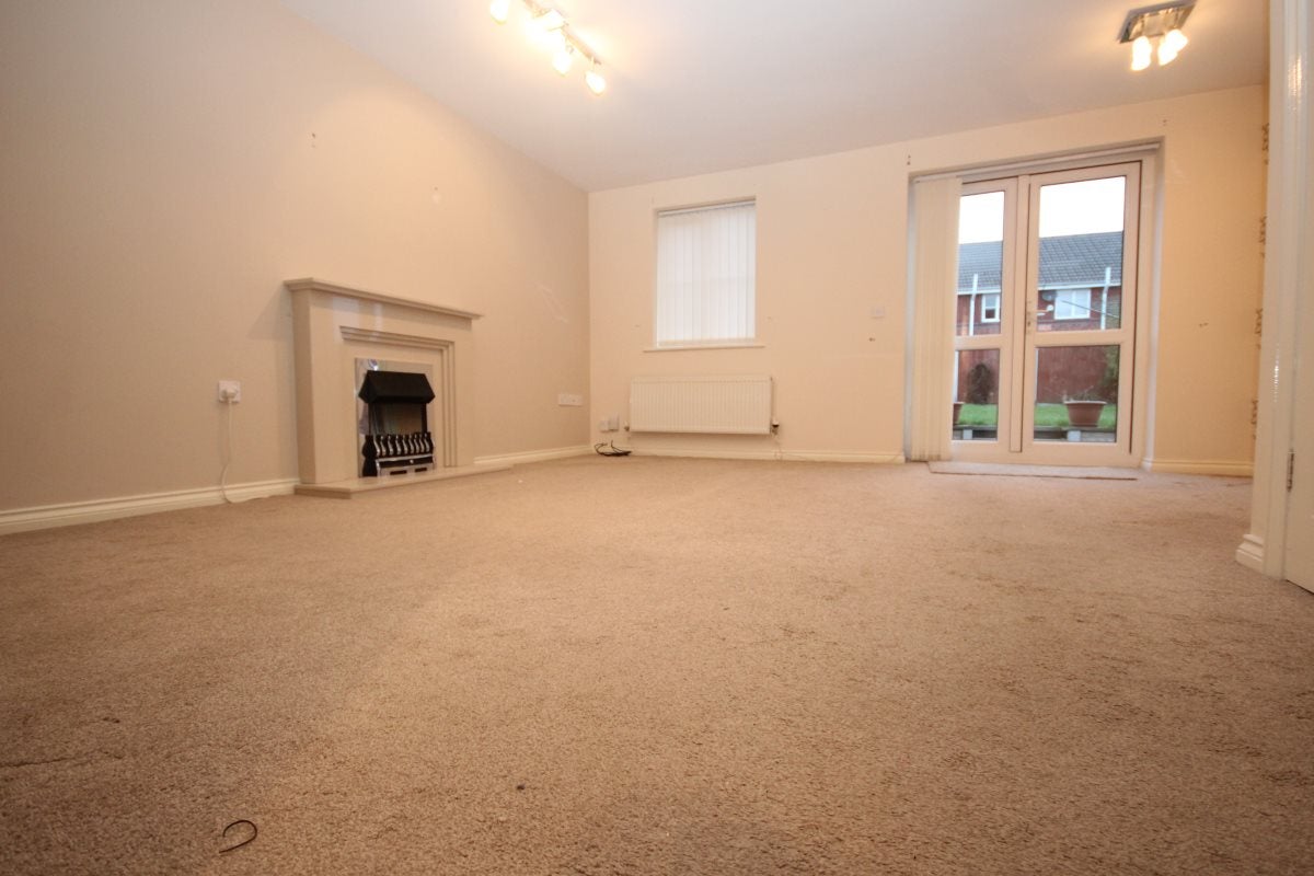 Flat Malvern Avenue in Ellesmere Port