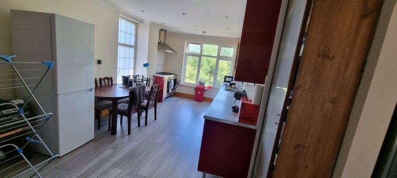 Room Chalkhill Road in Greater London