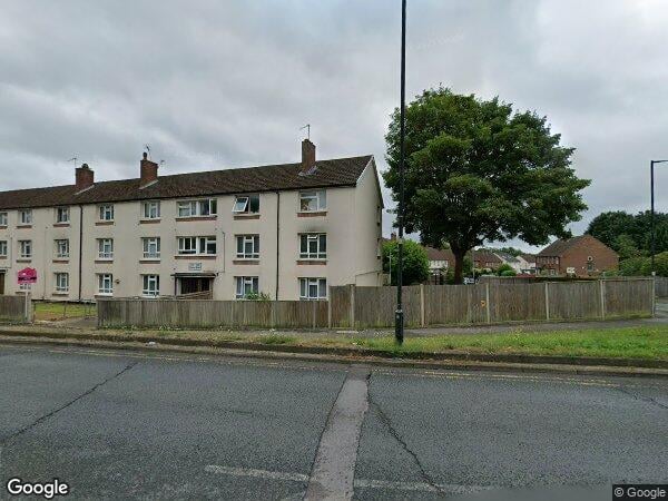 Flat Priory Road in Slough